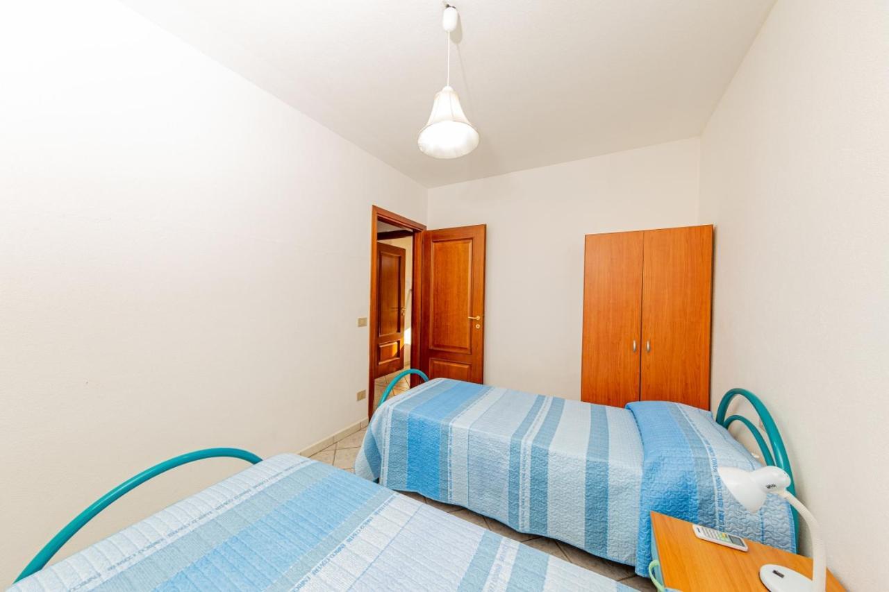 Appartamento Residenziale Trilocale 6 Posti Letto Via Sardegna San Teodoro San Teodoro  Luaran gambar